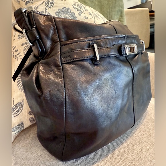 Coach Handbags - Y2K Coach Ashlyn Chelsea Hobo Bag Black/Metallic Leather Silver Turnlock